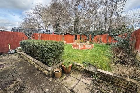 undefined, 21 Gloucester Close, Weedon, NN7 4PA