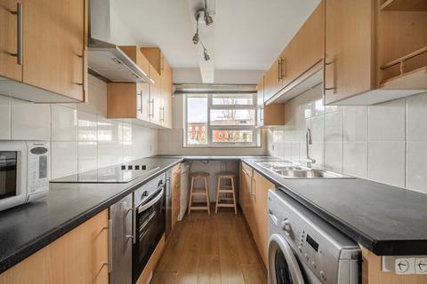 2 bedroom flat for sale, Kingston Hill, Kingston Upon Thames, KT2