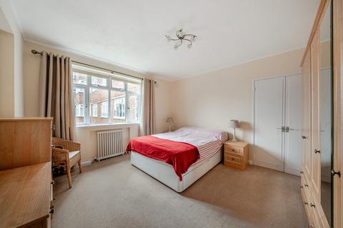 2 bedroom flat for sale, Kingston Hill, Kingston Upon Thames, KT2