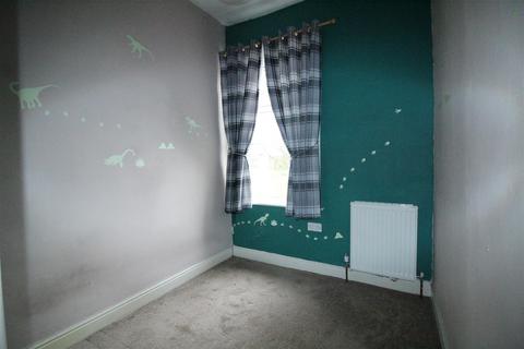3 bedroom end of terrace house for sale, Worthing Head Road, Wyke, Bradford