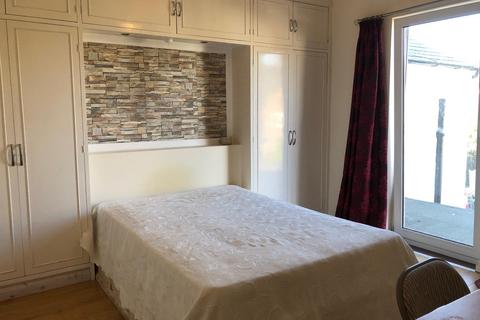House share to rent, Nascot Place, WATFORD