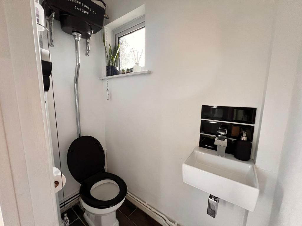 Cloakroom/WC