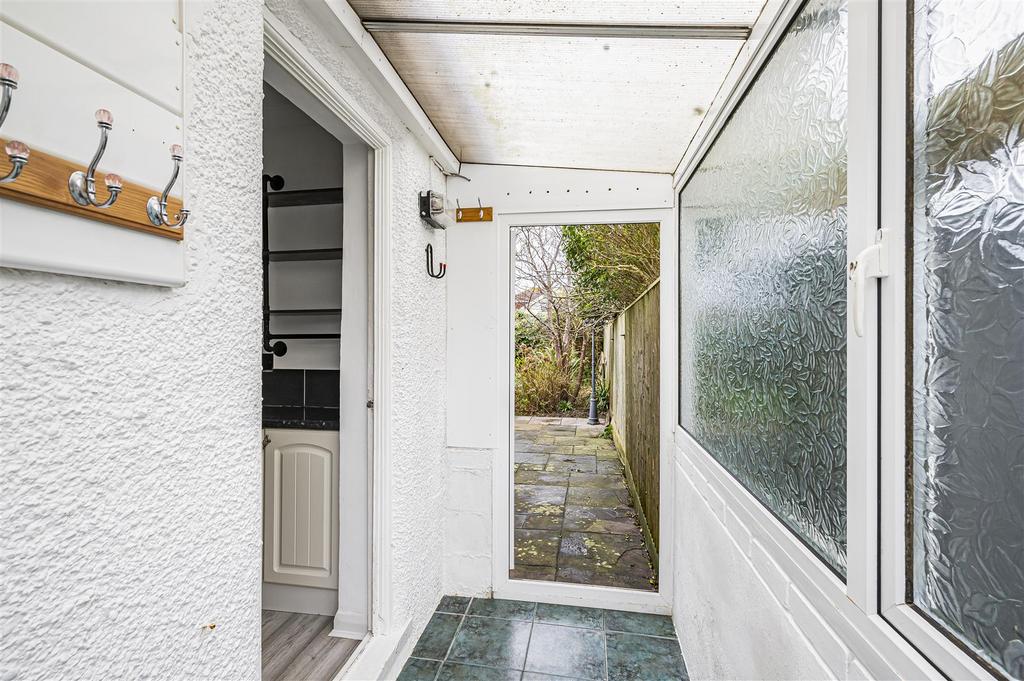 Side Loggia