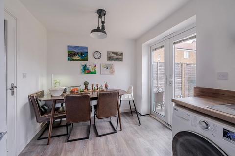 2 bedroom semi-detached house for sale, Howes Road, Bradwell