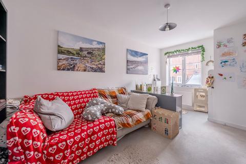 2 bedroom semi-detached house for sale, Howes Road, Bradwell