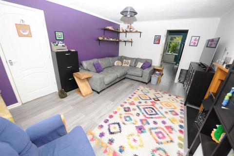 3 bedroom semi-detached house for sale, Fourlands Crescent, Idle BD10