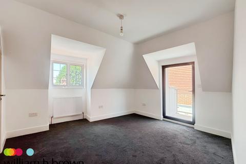 2 bedroom apartment to rent, 164a London Road, Romford