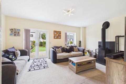 4 bedroom semi-detached house for sale, Hollyhock Way, Paignton