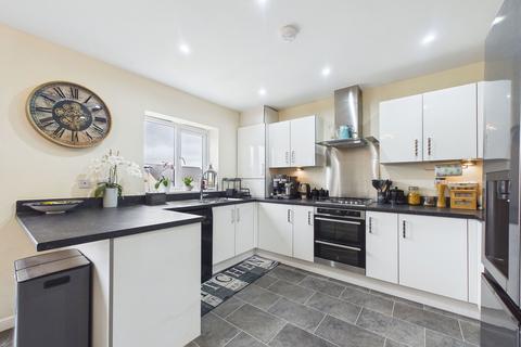 4 bedroom semi-detached house for sale, Hollyhock Way, Paignton
