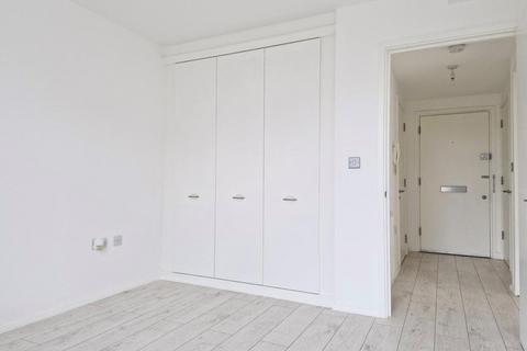 1 bedroom flat to rent, Abbott's Wharf, E14