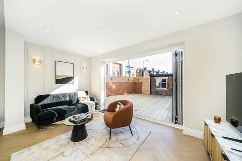 4 bedroom semi-detached house for sale, Peter Avenue, London NW10