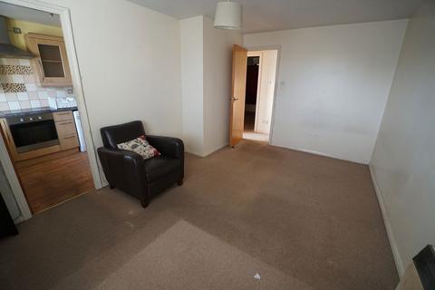 2 bedroom flat to rent, Fenman Gardens, Goodmayes.