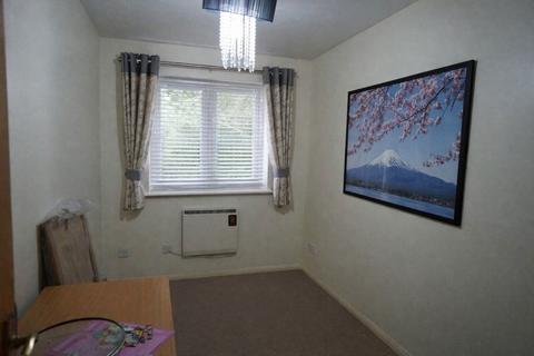 2 bedroom flat to rent, Fenman Gardens, Goodmayes.