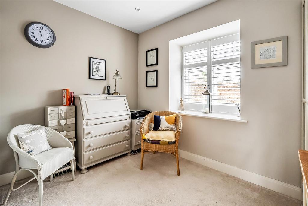 1 B-Roebuck-Close-19.jpg