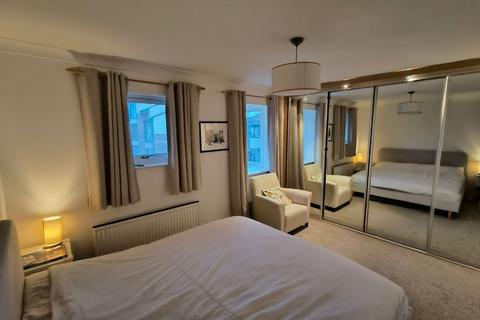 3 bedroom semi-detached house for sale, Barnfield Place, London, E14