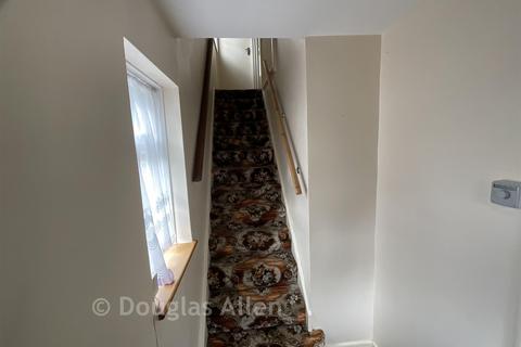 3 bedroom semi-detached house for sale, Burnt House Lane, Ingatestone, Essex
