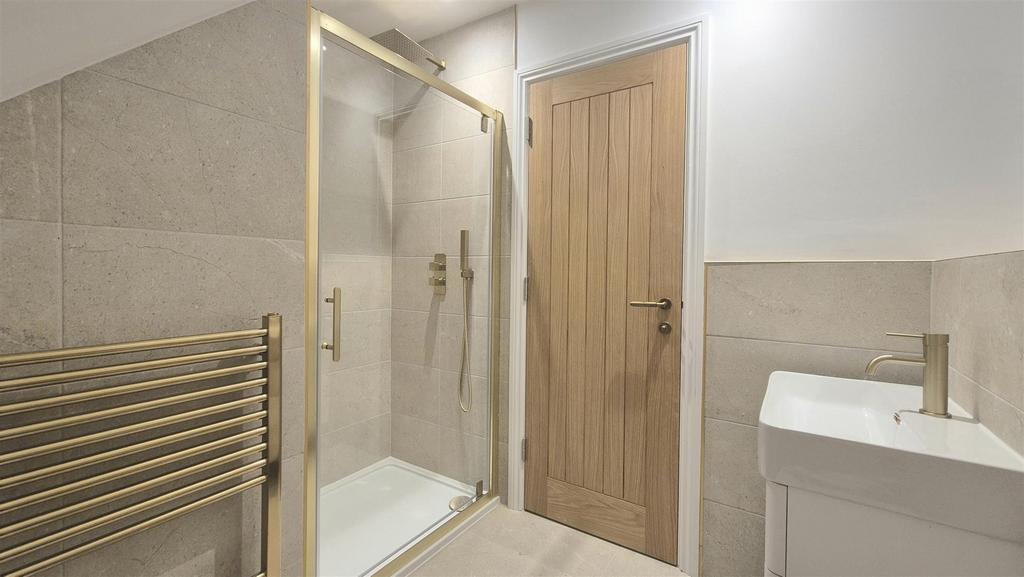 Master Ensuite