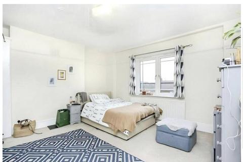 2 bedroom flat to rent, Granville Grove, London SE13
