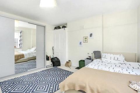 2 bedroom flat to rent, Granville Grove, London SE13