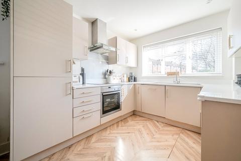 undefined, Staines Road East, Sunbury-On-Thames, TW16