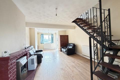 2 bedroom house to rent, Manchester Road, Swindon, SN1
