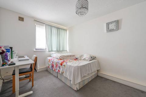 2 bedroom maisonette for sale, London E3