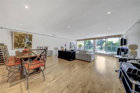 3 bedroom apartment for sale, Petersham Road, Richmond, Surrey, TW10