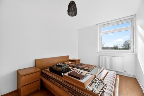 2 bedroom flat for sale, Wimbledon Park Side, London