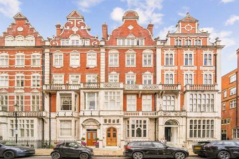 undefined, Cadogan Square, London SW1X