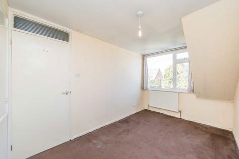 3 bedroom semi-detached house for sale, Scotts Avenue, Sunbury-On-Thames TW16