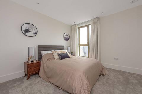 2 bedroom flat to rent, Chaplin Drive, Enfield, BARNET, EN4