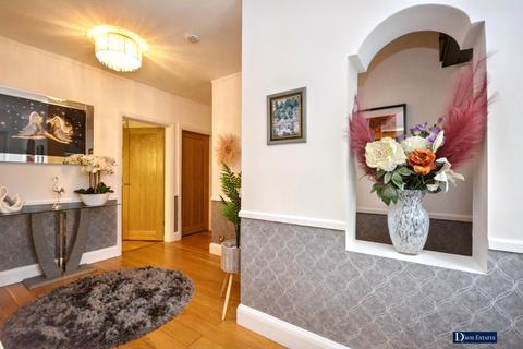 4 bedroom bungalow for sale, Ardleigh Green Road, Borders of Emerson Park, Hornchurch, RM11