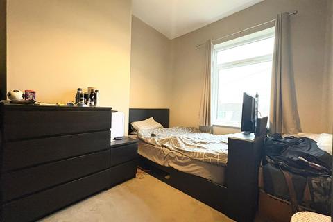 2 bedroom end of terrace house to rent, Bentfield Cottages, BRADFORD BD14