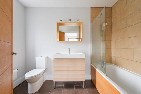 1 bedroom end of terrace house to rent, Clavering Road, Aldersbrook, London, E12