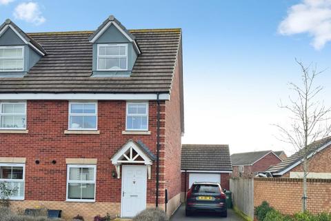 Yew Tree Way, Barford, Warwick