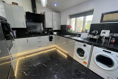 undefined, Allama Iqbal Road, Oldham, OL4