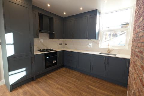3 bedroom duplex for sale, Palermo Road, Willesden Junction / Kensal Green NW10