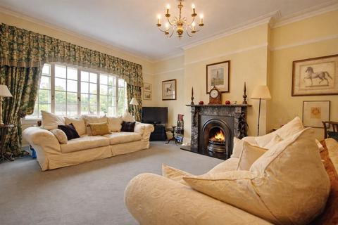3 bedroom flat to rent, Lansdown Road, Cheltenham GL51 6PU
