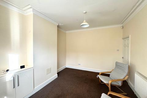 3 bedroom semi-detached house to rent, Montpelier Road, Nottingham, NG7