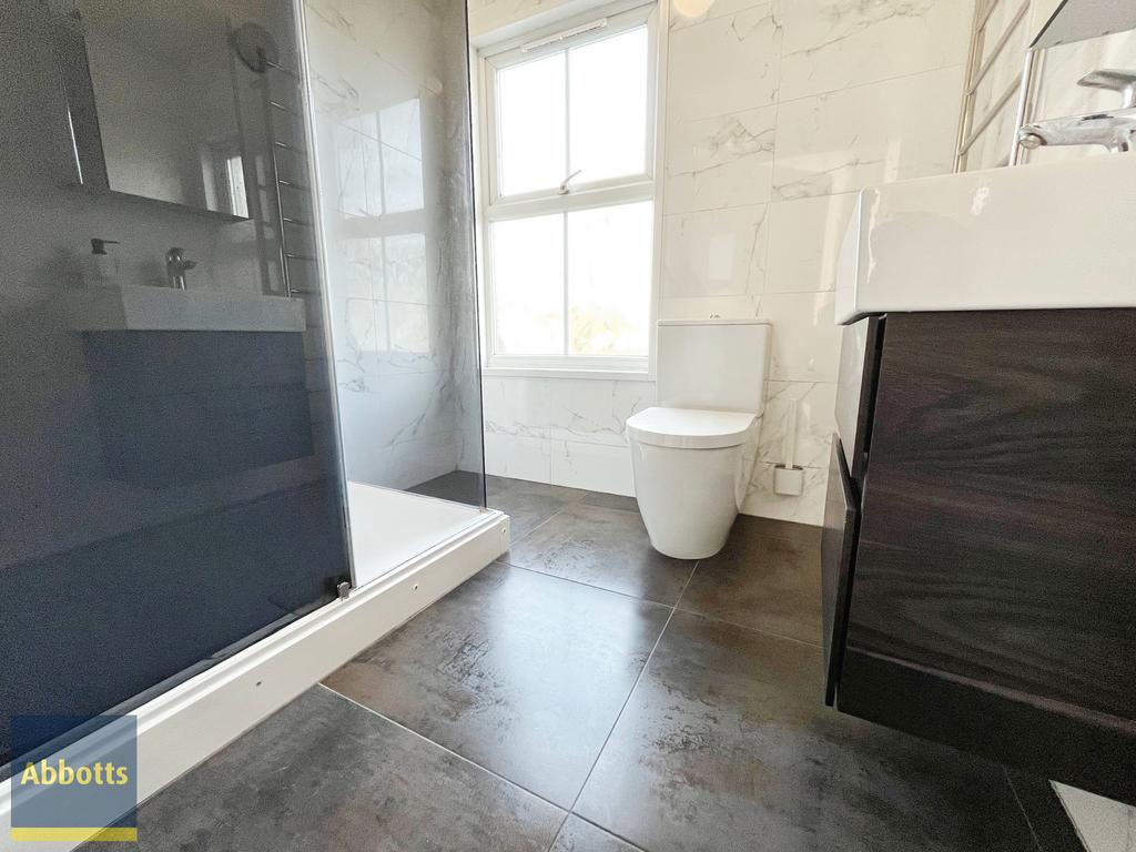 Shower room 2