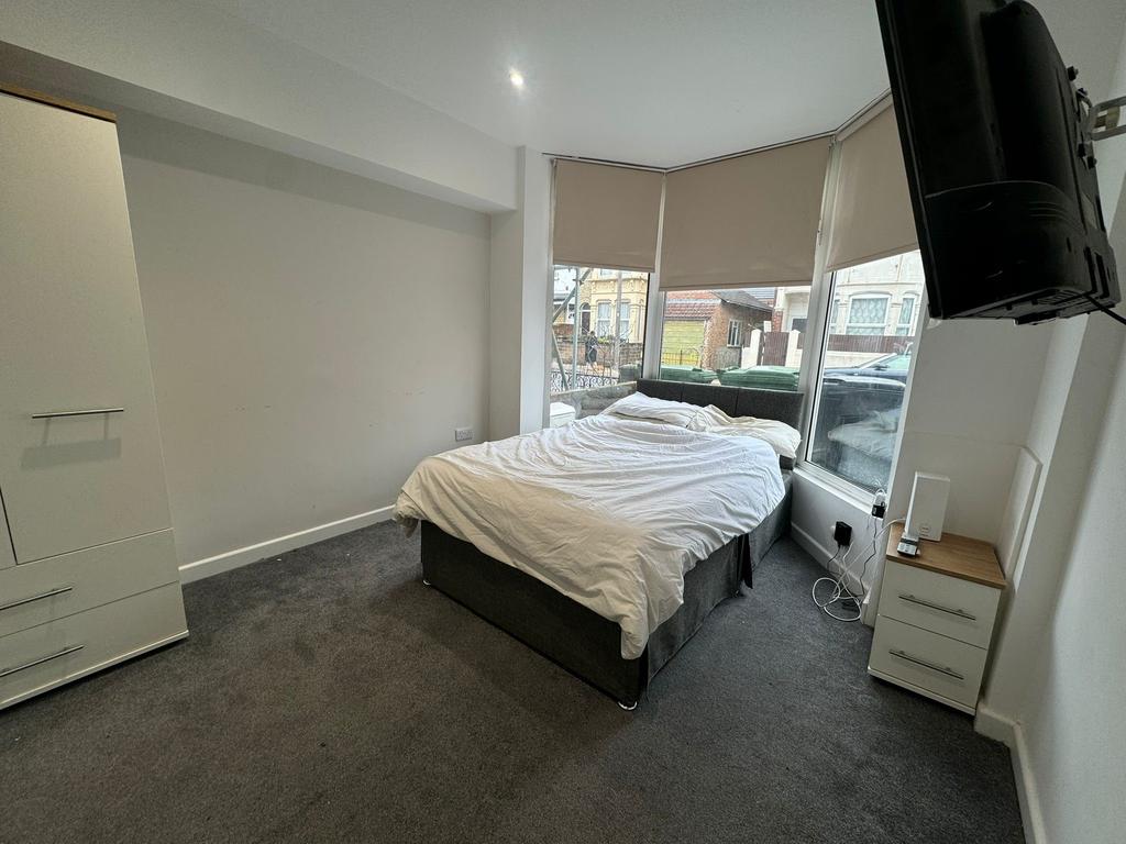 Queens Road1