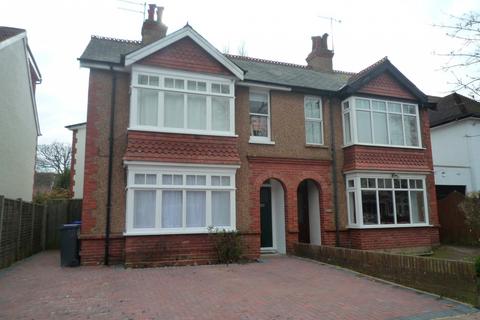 2 bedroom flat to rent, Bulkington Avenue, Worthing, BN14