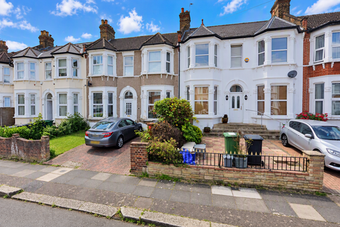 1 bedroom in a house share to rent, Broadfield Road, London, SE6