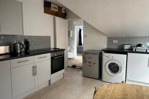 1 bedroom flat to rent, Park House, Folkestone, CT19