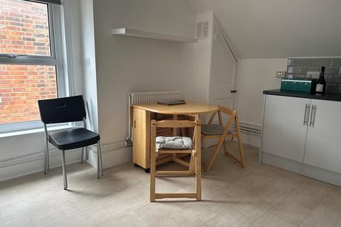 1 bedroom flat to rent, Park House, Folkestone, CT19