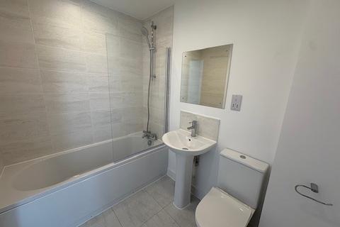 2 bedroom flat to rent, Hartington Place, Eastbourne, BN21