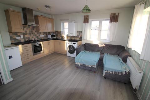 2 bedroom flat to rent, Central Avenue, Lutterworth