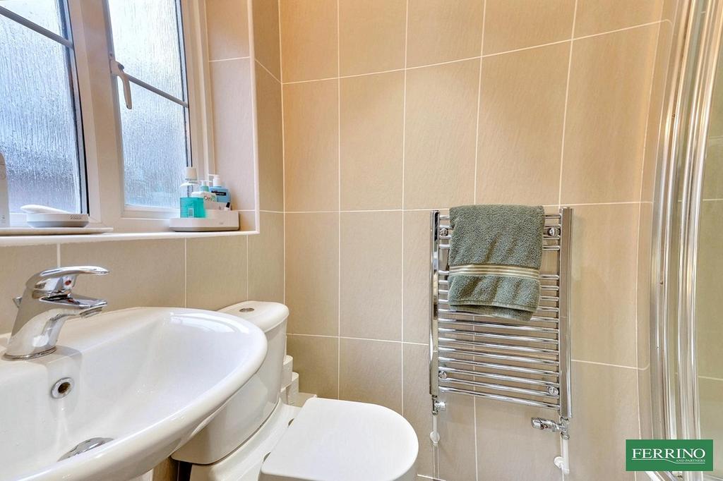 Bedroom 1 En-suite