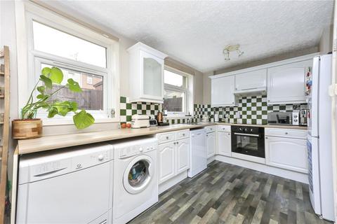 3 bedroom terraced house for sale, Eriskay Square KY7