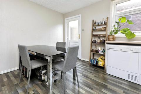 3 bedroom terraced house for sale, Eriskay Square KY7